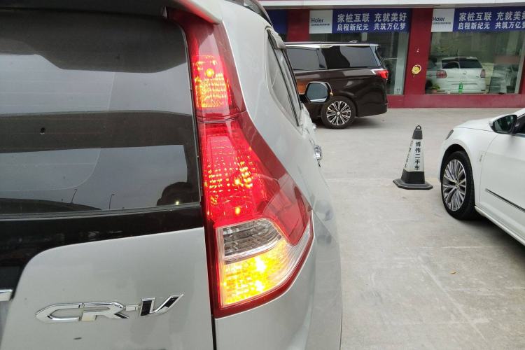 Used Honda CR-V 2012 2.0L two-wheel drive urban version Right Rear Taillight