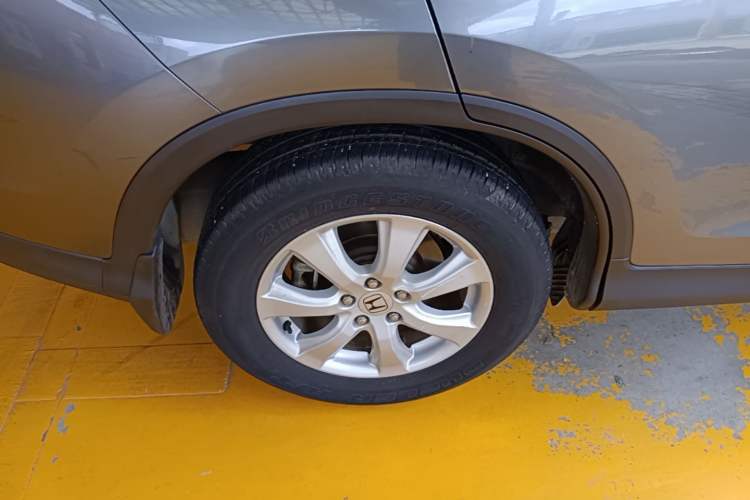 Used Honda CR-V 2012 2.0L two-wheel drive urban version Right Rear Wheel Hub