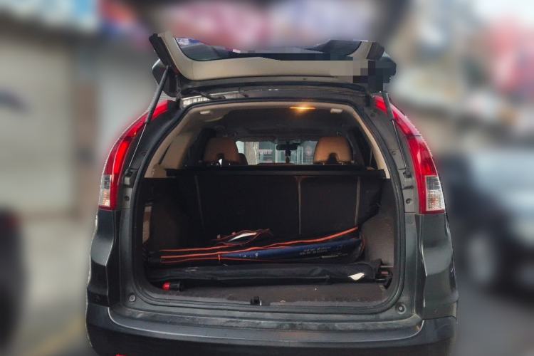 Used Honda CR-V 2012 2.4L four-wheel drive luxury version Trunk