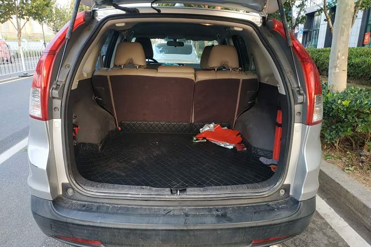 Used Honda CR-V 2012 2.0L two-wheel drive urban version Trunk