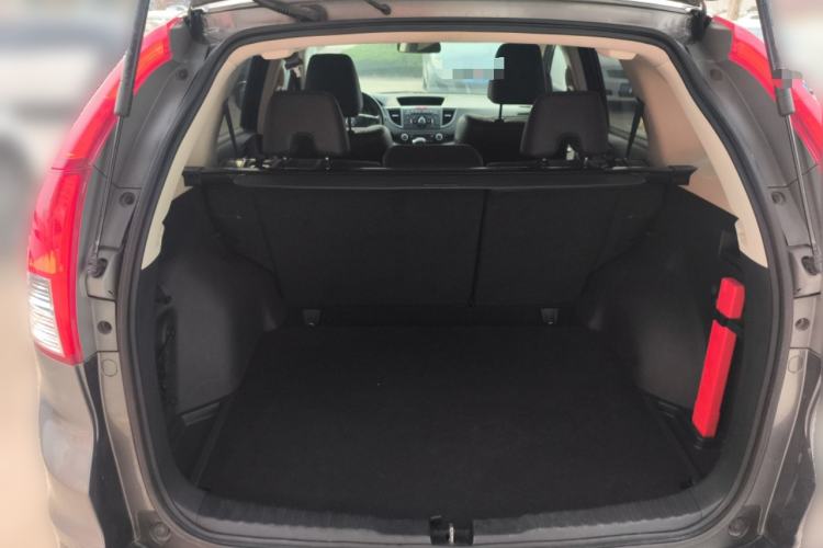Used Honda CR-V 2012 2.4L four-wheel drive luxury version Trunk