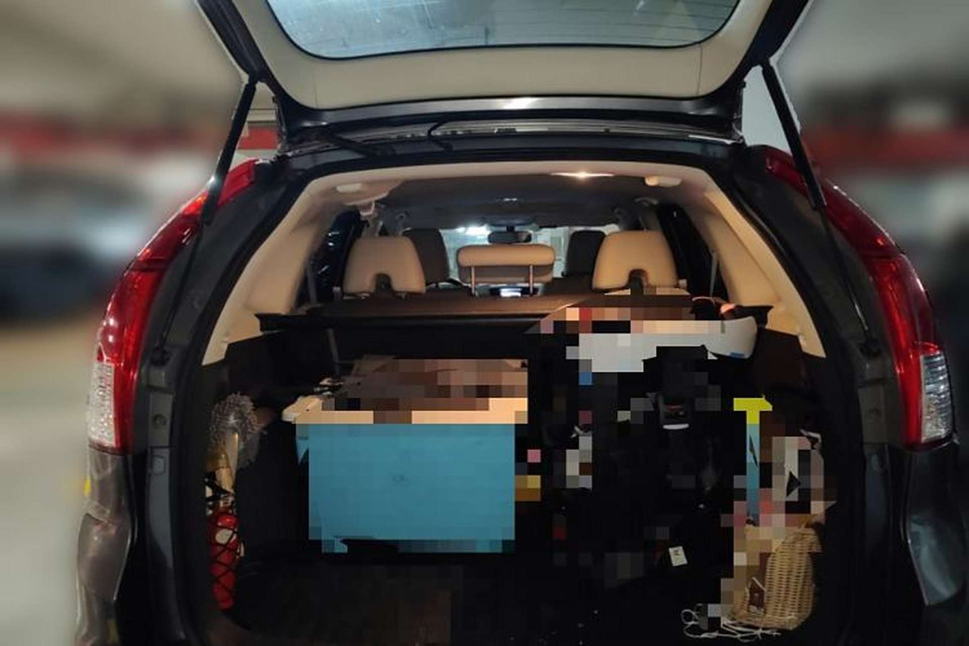 Used Honda CR-V 2012 2.4L four-wheel drive luxury version Trunk