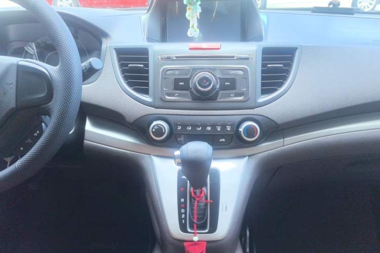 Used Honda CR-V 2012 2.0L two-wheel drive urban version Audio And AC Panel
