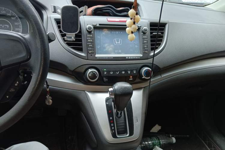 Used Honda CR-V 2012 2.0L two-wheel drive urban version Audio And AC Panel