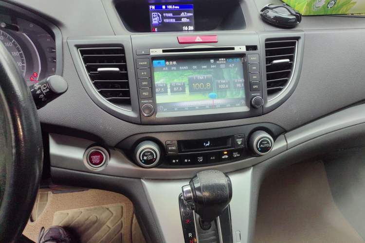 Used Honda CR-V 2012 2.4L four-wheel drive luxury version Audio And AC Panel