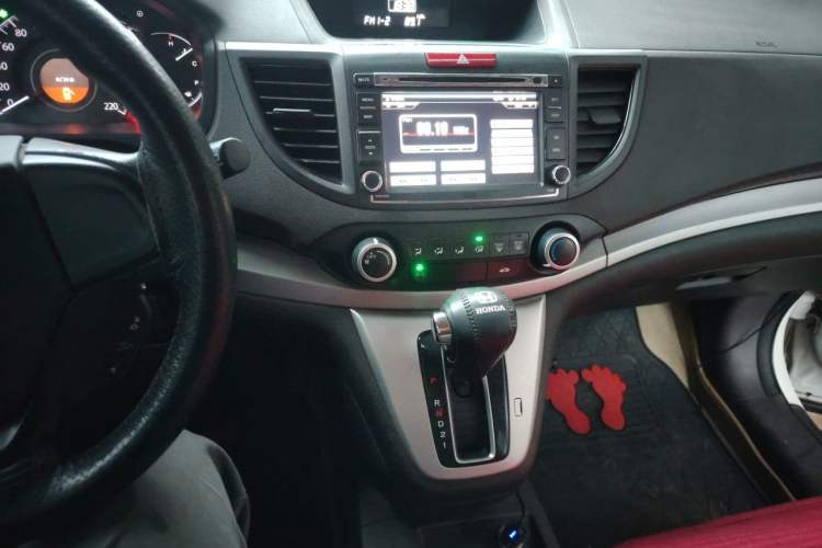 Used Honda CR-V 2012 2.0L two-wheel drive urban version Audio And AC Panel