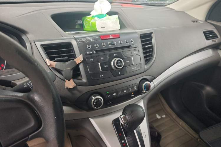 Used Honda CR-V 2012 2.0L two-wheel drive urban version Audio And AC Panel