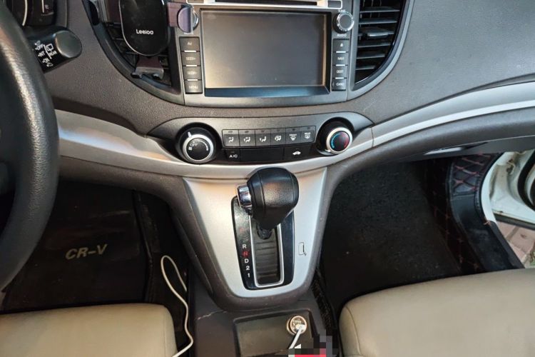 Used Honda CR-V 2012 2.0L two-wheel drive urban version Audio And AC Panel