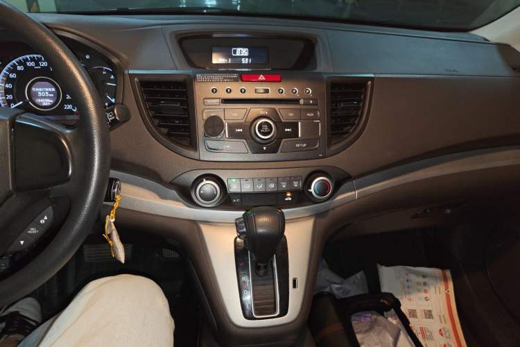 Used Honda CR-V 2012 2.0L two-wheel drive urban version Audio And AC Panel