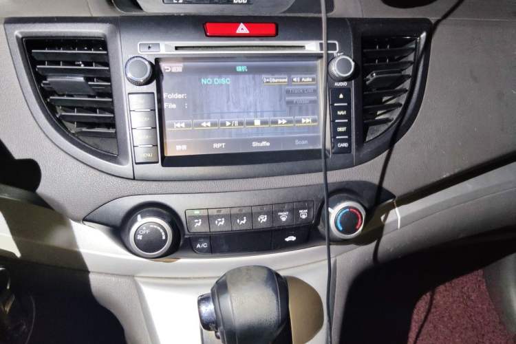 Used Honda CR-V 2012 2.0L two-wheel drive urban version Audio And AC Panel