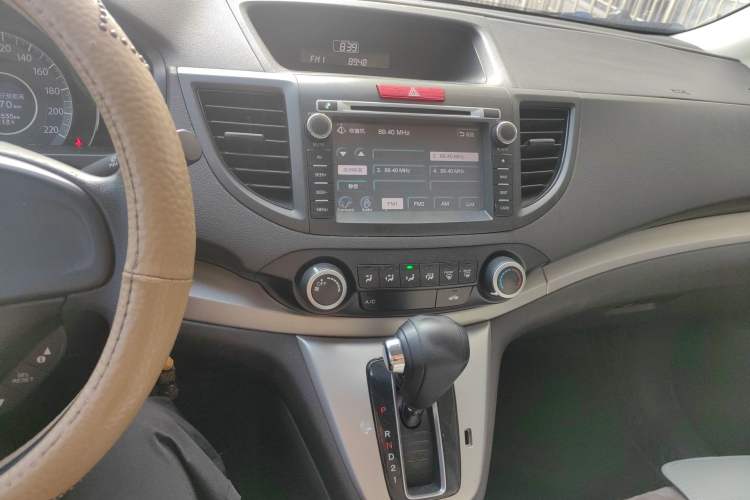 Used Honda CR-V 2012 2.0L two-wheel drive urban version Audio And AC Panel