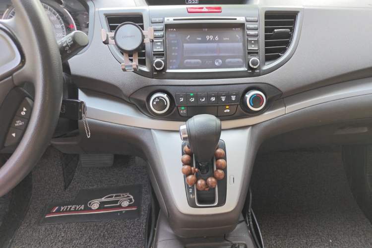 Used Honda CR-V 2012 2.0L two-wheel drive urban version Audio And AC Panel
