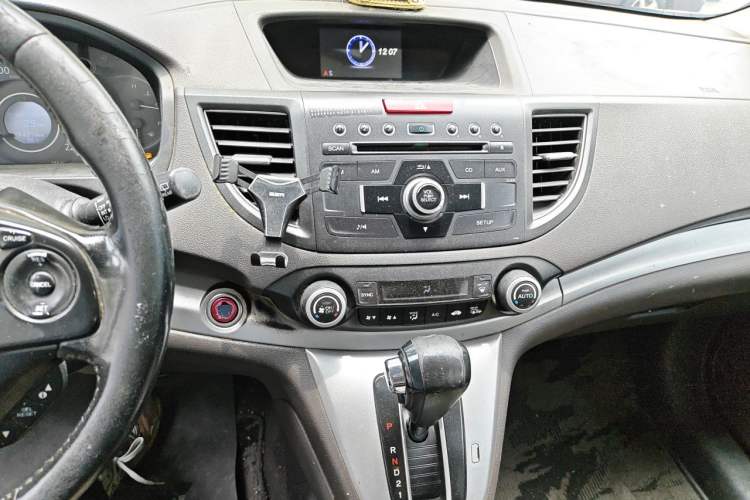Used Honda CR-V 2012 2.0L two-wheel drive urban version Audio And AC Panel