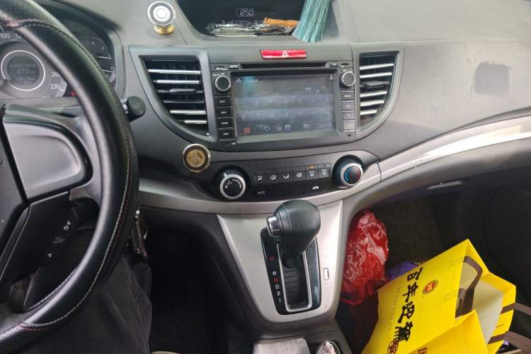 Used Honda CR-V 2012 2.0L two-wheel drive urban version Audio And AC Panel