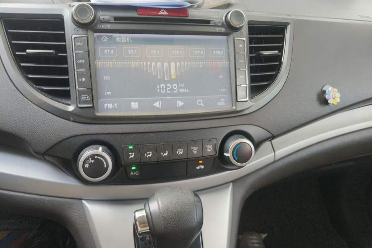 Used Honda CR-V 2012 2.0L two-wheel drive urban version Audio And AC Panel