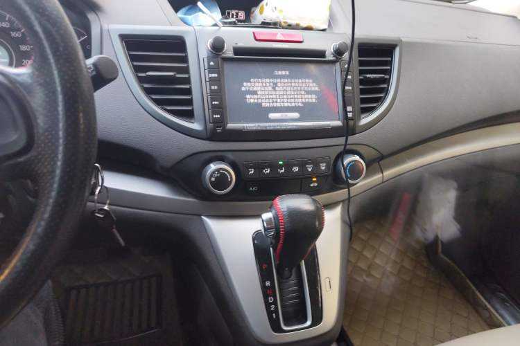 Used Honda CR-V 2012 2.0L two-wheel drive urban version Audio And AC Panel