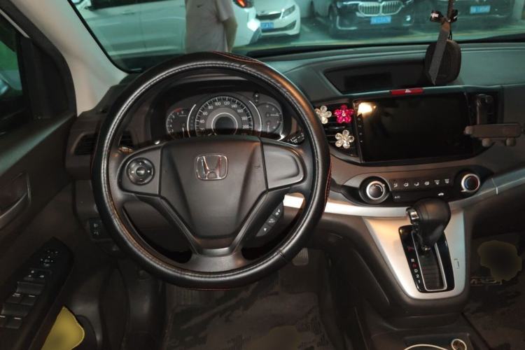 Used Honda CR-V 2012 2.0L two-wheel drive urban version Center Console