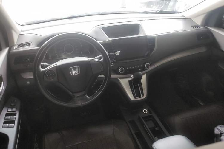 Used Honda CR-V 2012 2.0L two-wheel drive urban version Center Console