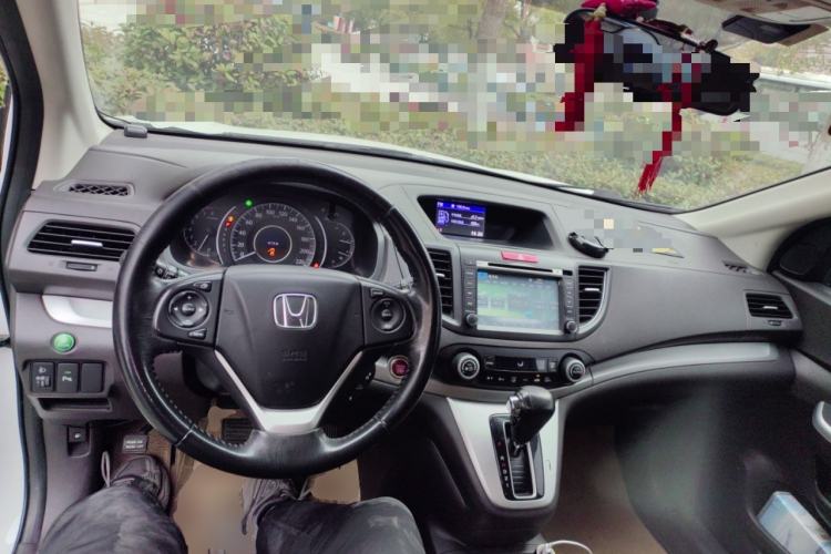 Used Honda CR-V 2012 2.4L four-wheel drive luxury version Center Console