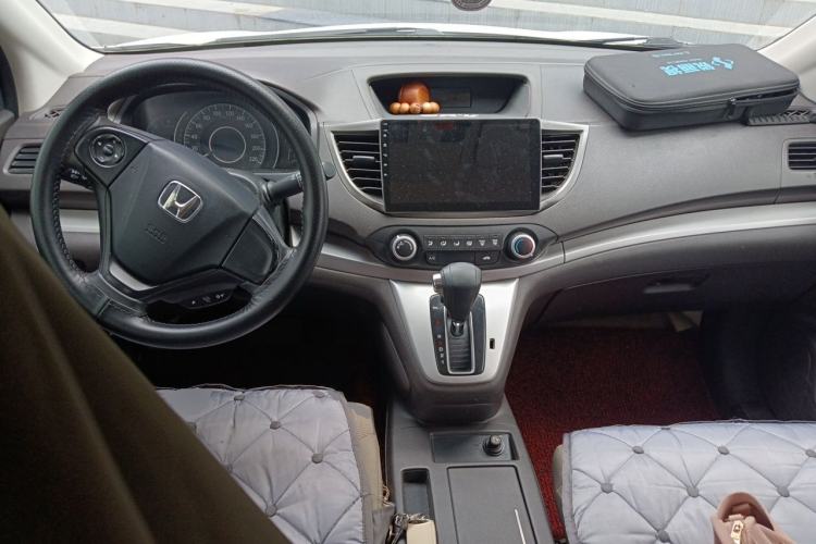 Used Honda CR-V 2012 2.0L two-wheel drive urban version Center Console