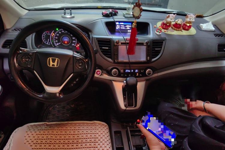 Used Honda CR-V 2012 2.4L four-wheel drive luxury version Center Console