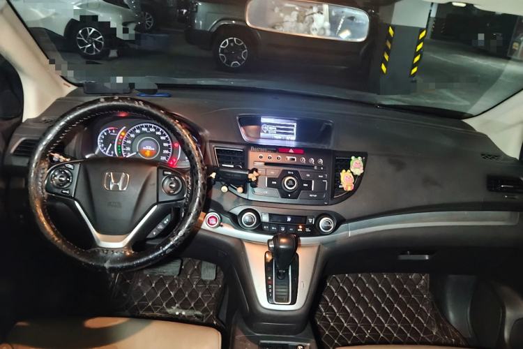 Used Honda CR-V 2012 2.4L four-wheel drive luxury version Center Console