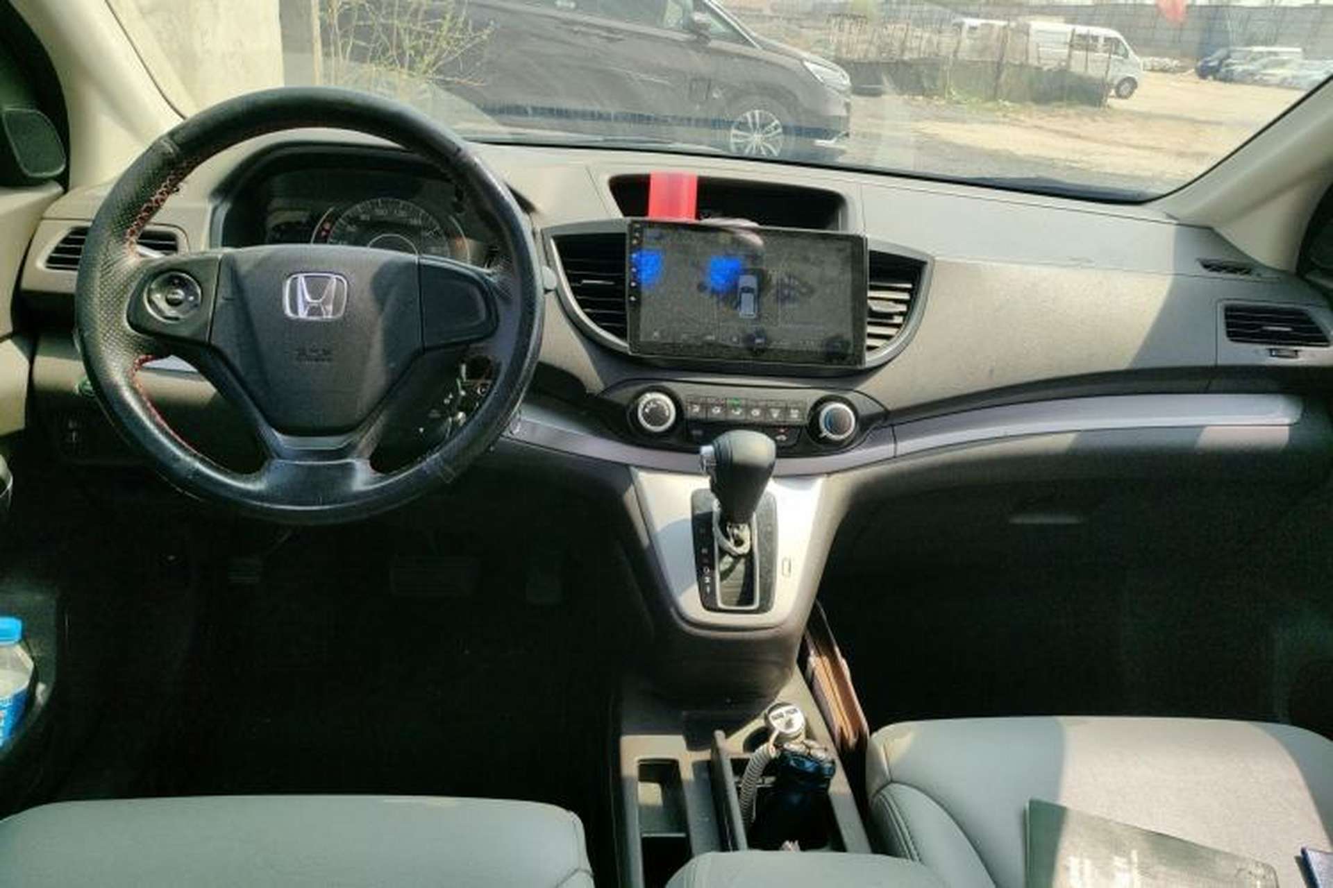 Used Honda CR-V 2012 2.0L two-wheel drive urban version Center Console