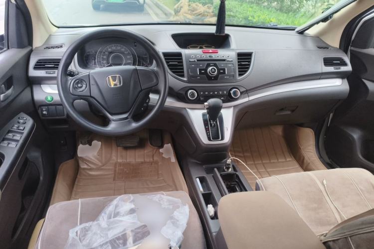 Used Honda CR-V 2012 2.0L two-wheel drive urban version Center Console