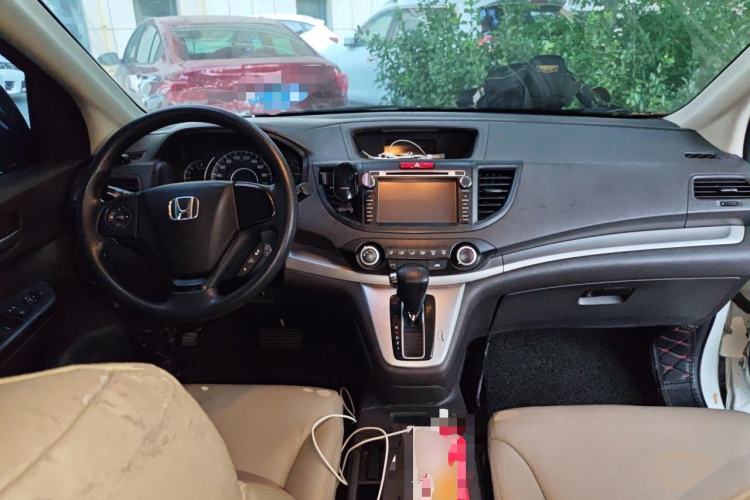 Used Honda CR-V 2012 2.0L two-wheel drive urban version Center Console