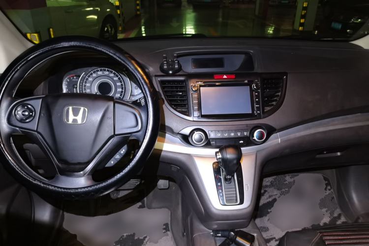 Used Honda CR-V 2012 2.0L two-wheel drive urban version Center Console