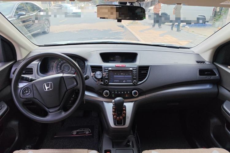 Used Honda CR-V 2012 2.0L two-wheel drive urban version Center Console