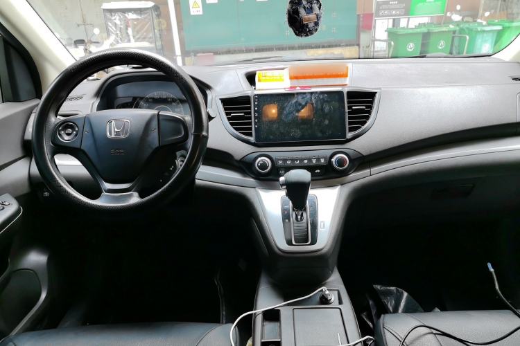 Used Honda CR-V 2012 2.0L two-wheel drive urban version Center Console