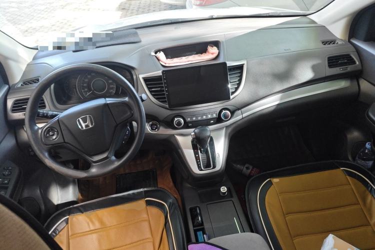Used Honda CR-V 2012 2.0L two-wheel drive urban version Center Console