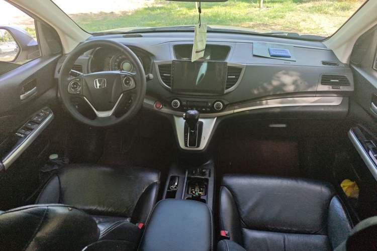Used Honda CR-V 2012 2.4L four-wheel drive luxury version Center Console