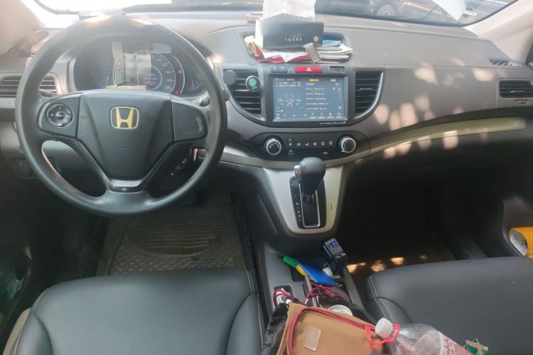 Used Honda CR-V 2012 2.0L two-wheel drive urban version Center Console