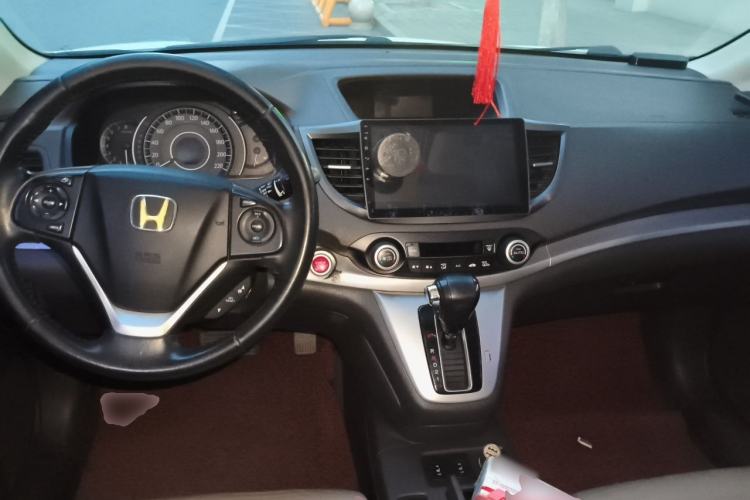 Used Honda CR-V 2012 2.4L four-wheel drive luxury version Center Console