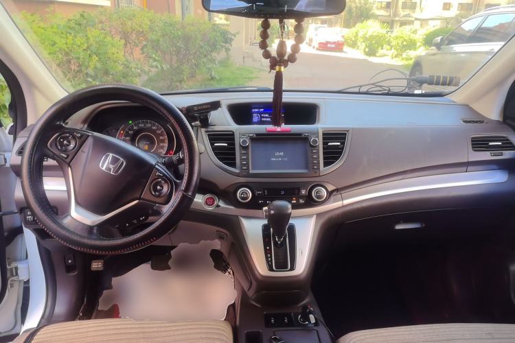 Used Honda CR-V 2012 2.4L four-wheel drive luxury version Center Console