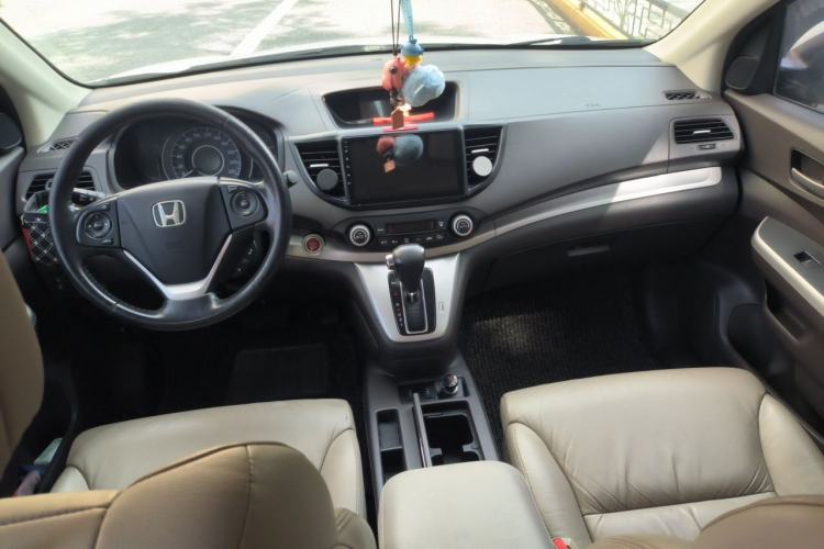 Used Honda CR-V 2012 2.4L four-wheel drive luxury version Center Console