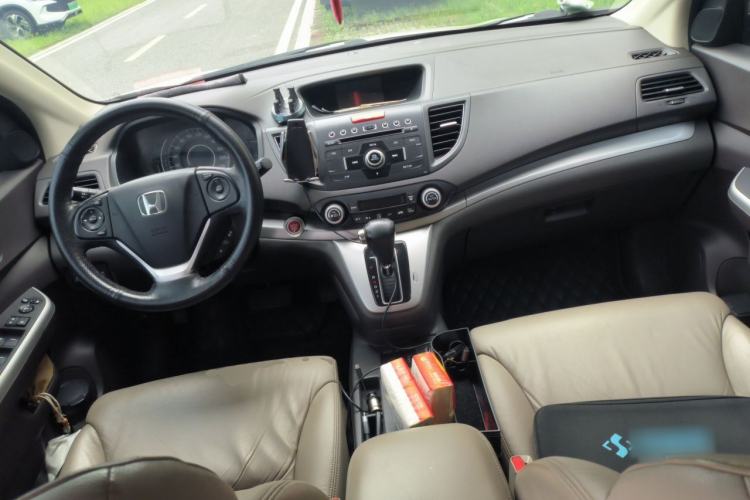 Used Honda CR-V 2012 2.4L four-wheel drive luxury version Center Console