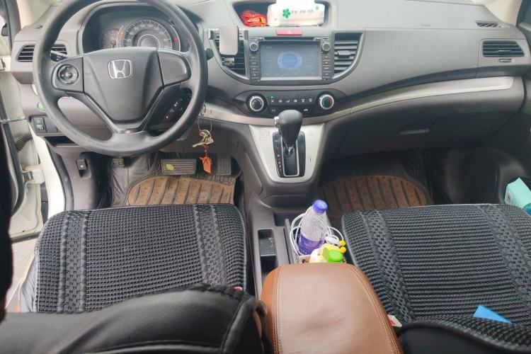 Used Honda CR-V 2012 2.0L two-wheel drive urban version Center Console