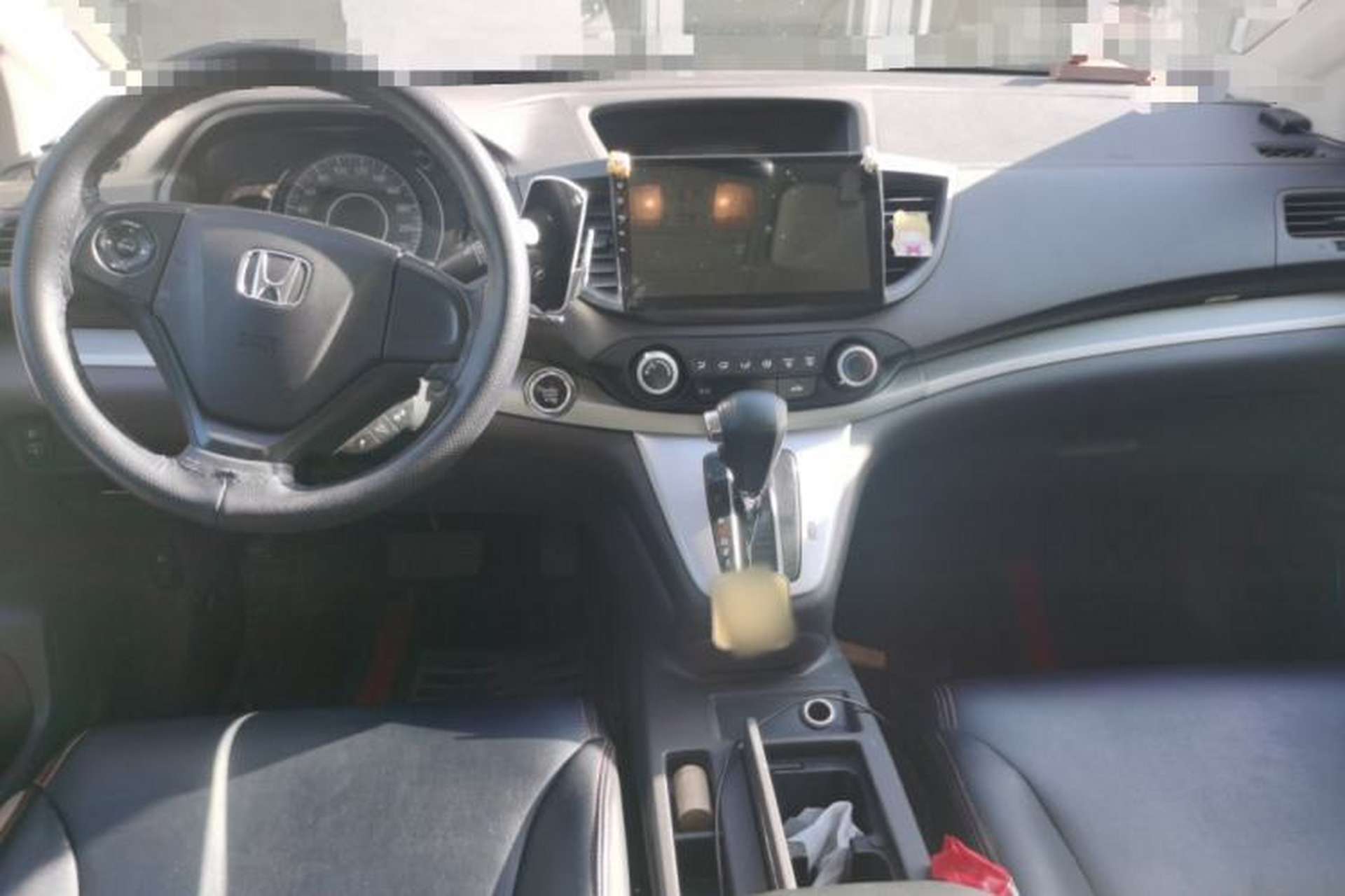 Used Honda CR-V 2012 2.0L two-wheel drive urban version Center Console