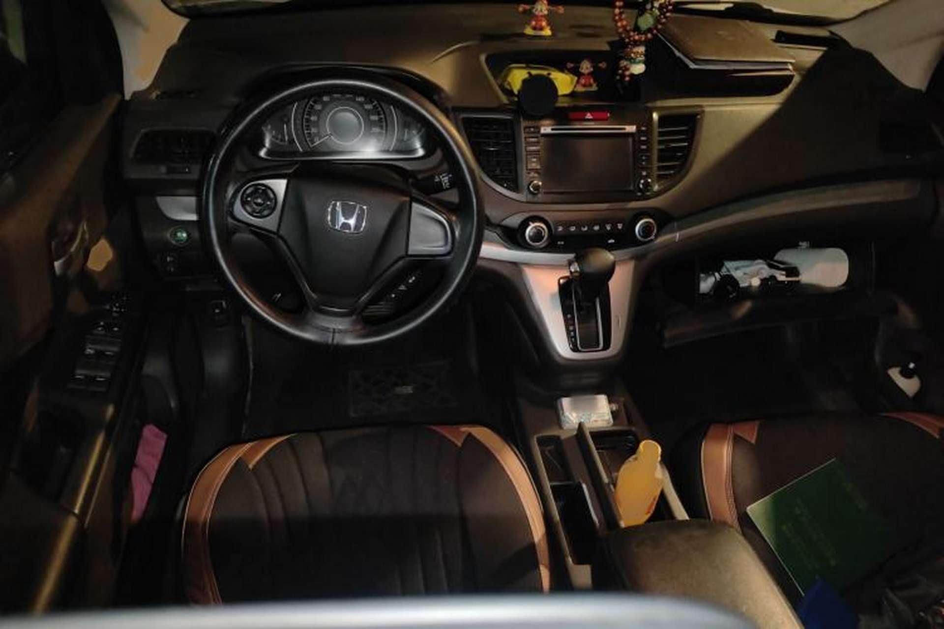 Used Honda CR-V 2012 2.0L two-wheel drive urban version Center Console