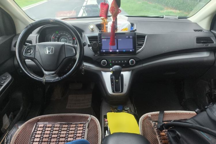 Used Honda CR-V 2012 2.0L two-wheel drive urban version Center Console