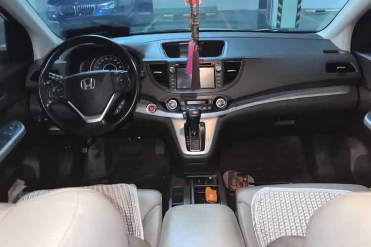 Used Honda CR-V 2012 2.4L four-wheel drive luxury version Center Console