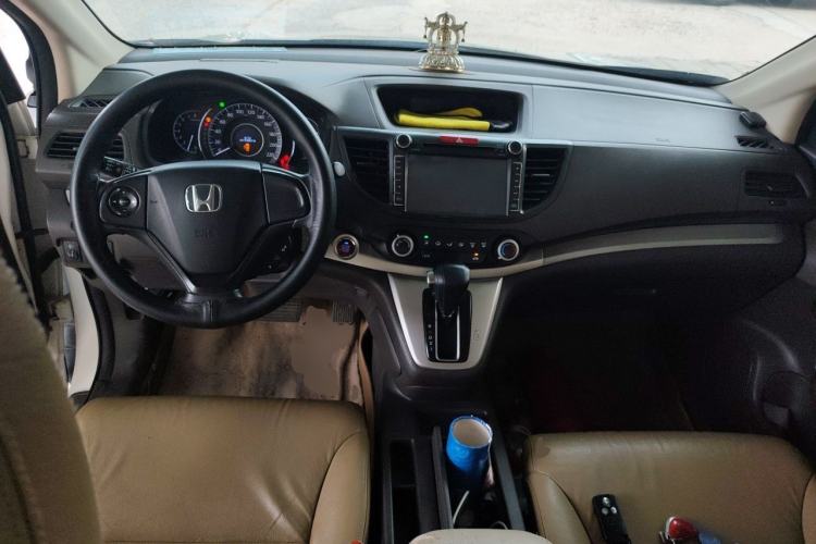 Used Honda CR-V 2012 2.0L two-wheel drive urban version Center Console