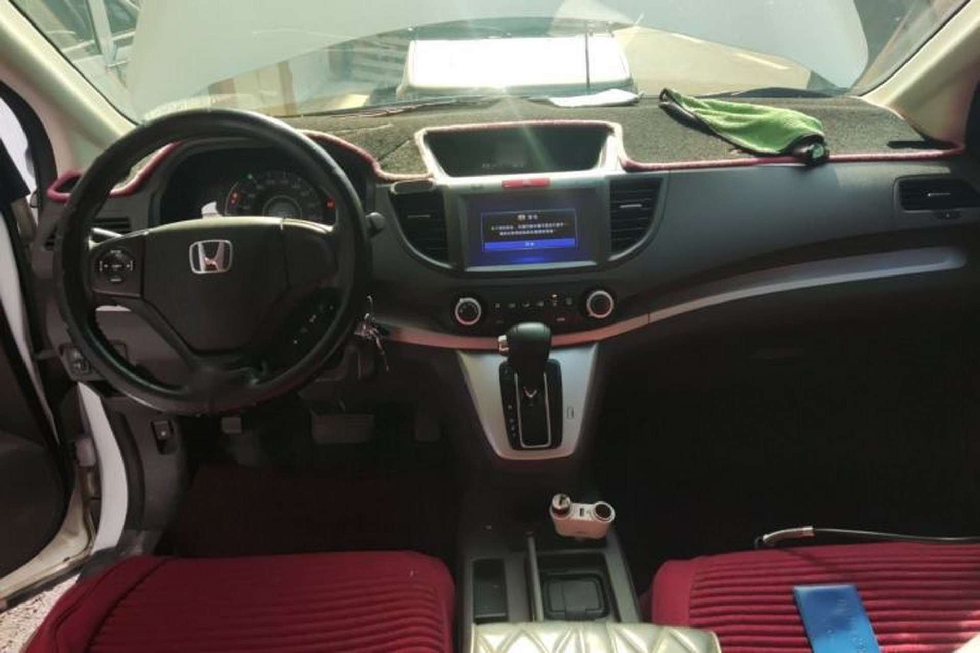 Used Honda CR-V 2012 2.0L two-wheel drive urban version Center Console