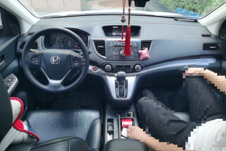 Used Honda CR-V 2012 2.4L four-wheel drive luxury version Center Console
