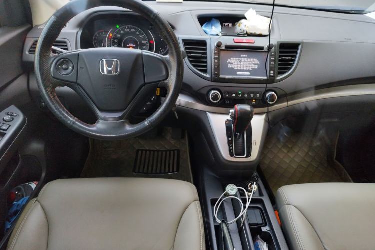 Used Honda CR-V 2012 2.0L two-wheel drive urban version Center Console