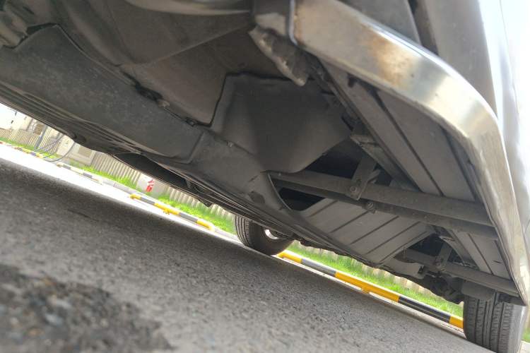 Used Honda CR-V 2012 2.4L four-wheel drive luxury version Chassis Front Left