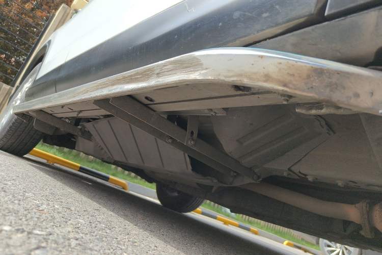 Used Honda CR-V 2012 2.4L four-wheel drive luxury version Chassis Front Right